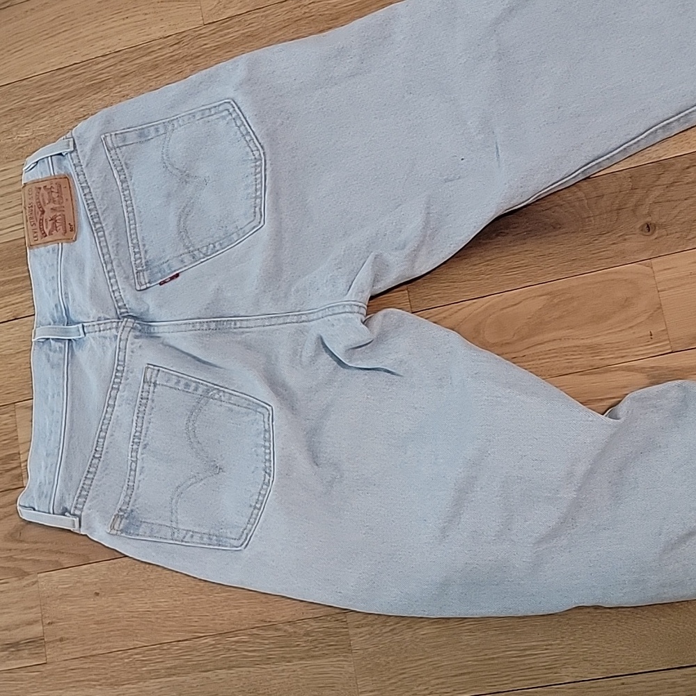 Levi's Light BlueDenim Jeans~Women Size W28 L32 - Picture 5 of 8